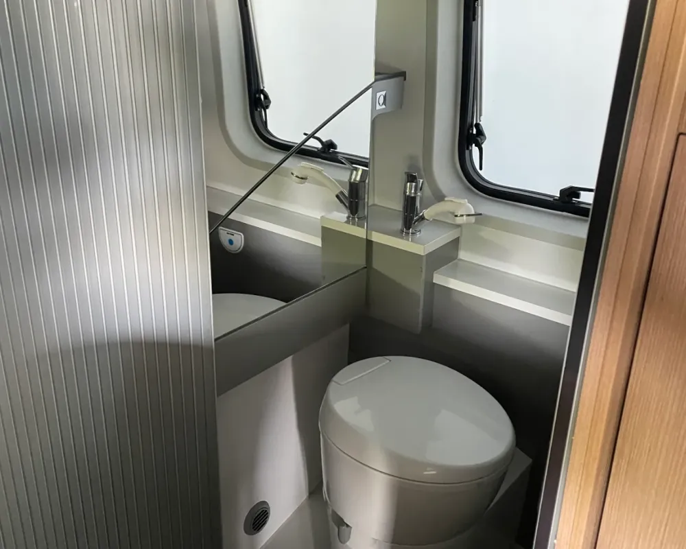 Adria Twin 600 Family - Autocaravana Venda Aluguer Caravanas