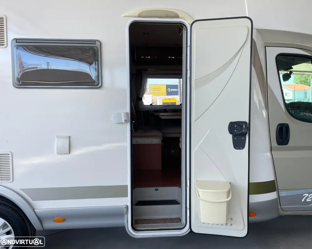 McLouis MC4 Autocaravana c/Cama Central e Elevatória Venda Aluguer Caravanas